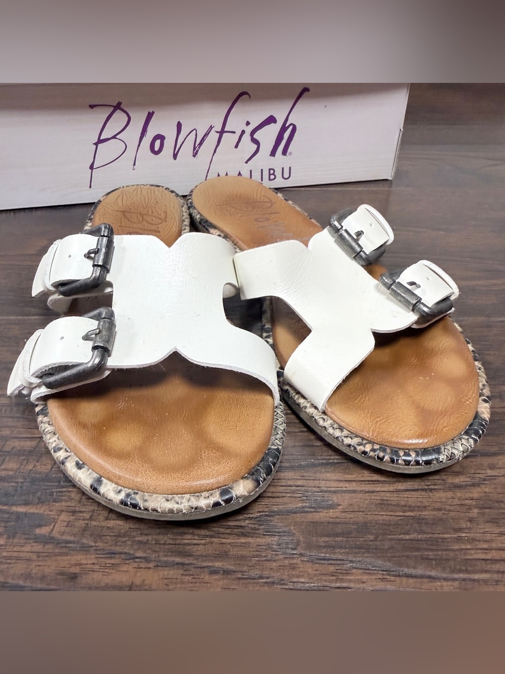 BLOWFISH MALIBU RORI COCONUT SLIDE MULE SANDALS WHITE SILVER BUCKLES